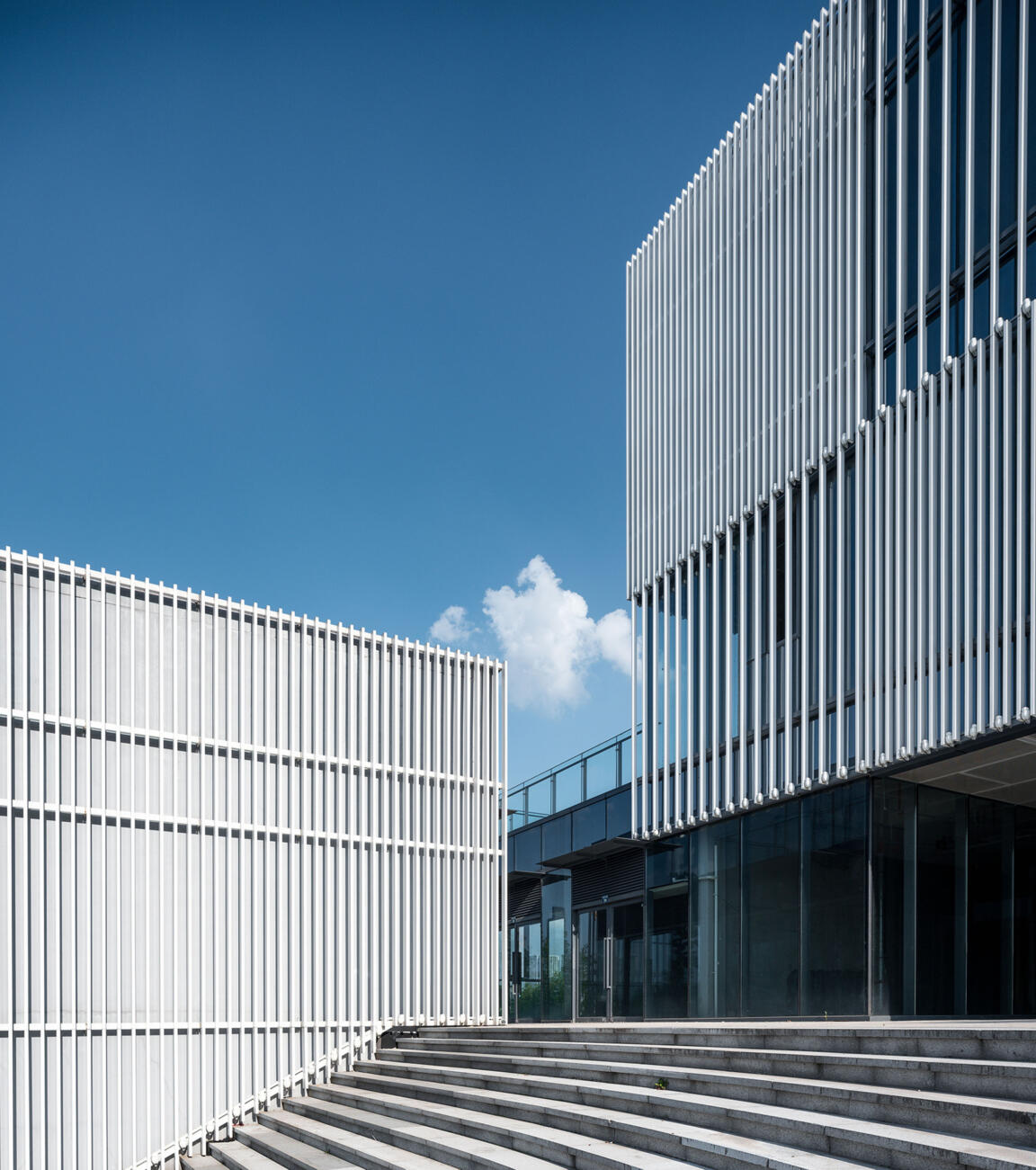 retail street, cube gallery, glass curtain wall, aluminium grille facade, hangzhou xiaoshan, clou architects